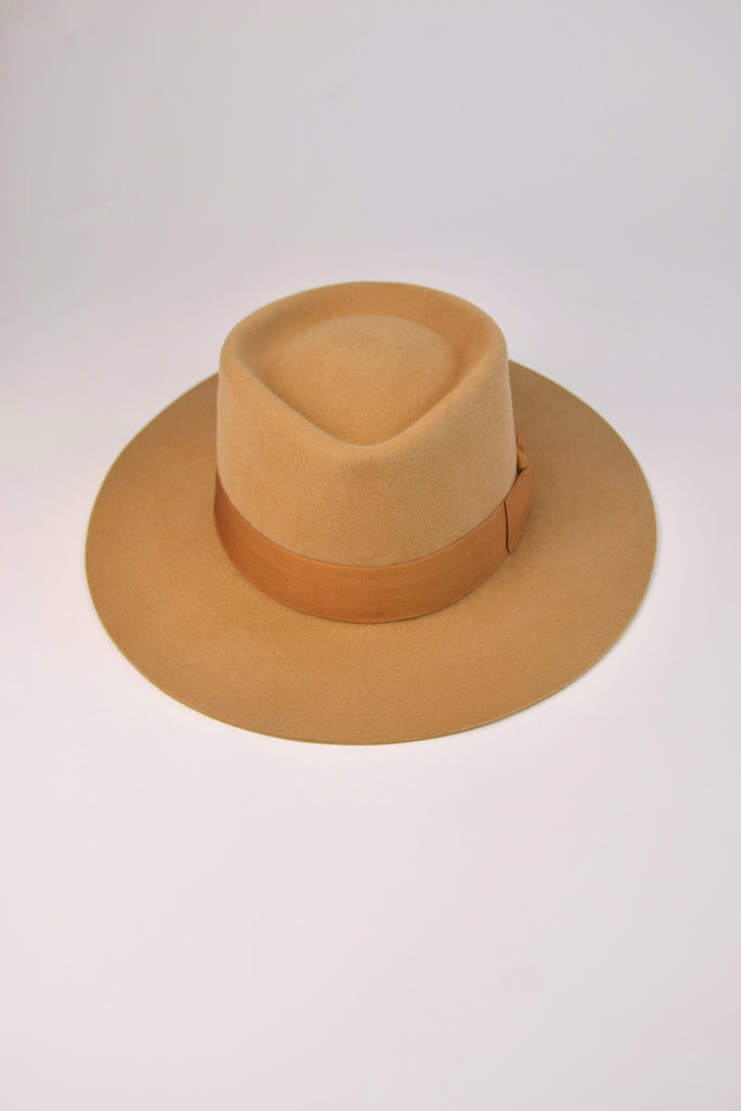 Abbie Sand hat