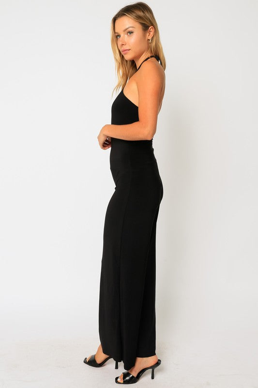 Side View - Black Heidi Pant