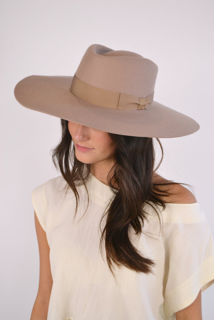Paul Ice Nut Wool Felt Hat on Model